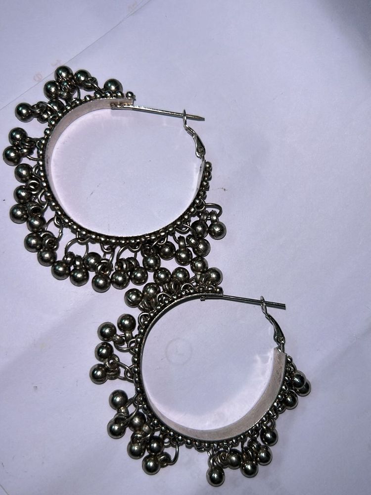 silver round oxidised earings