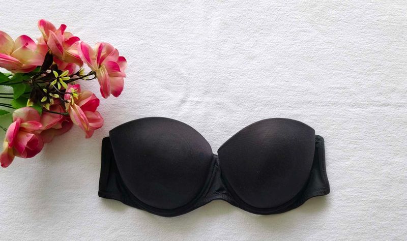 Victoria&#39;s secret : Black Strapless Bra