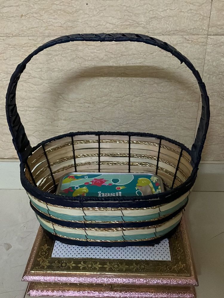 Woven Storage Nlue Gold Basket