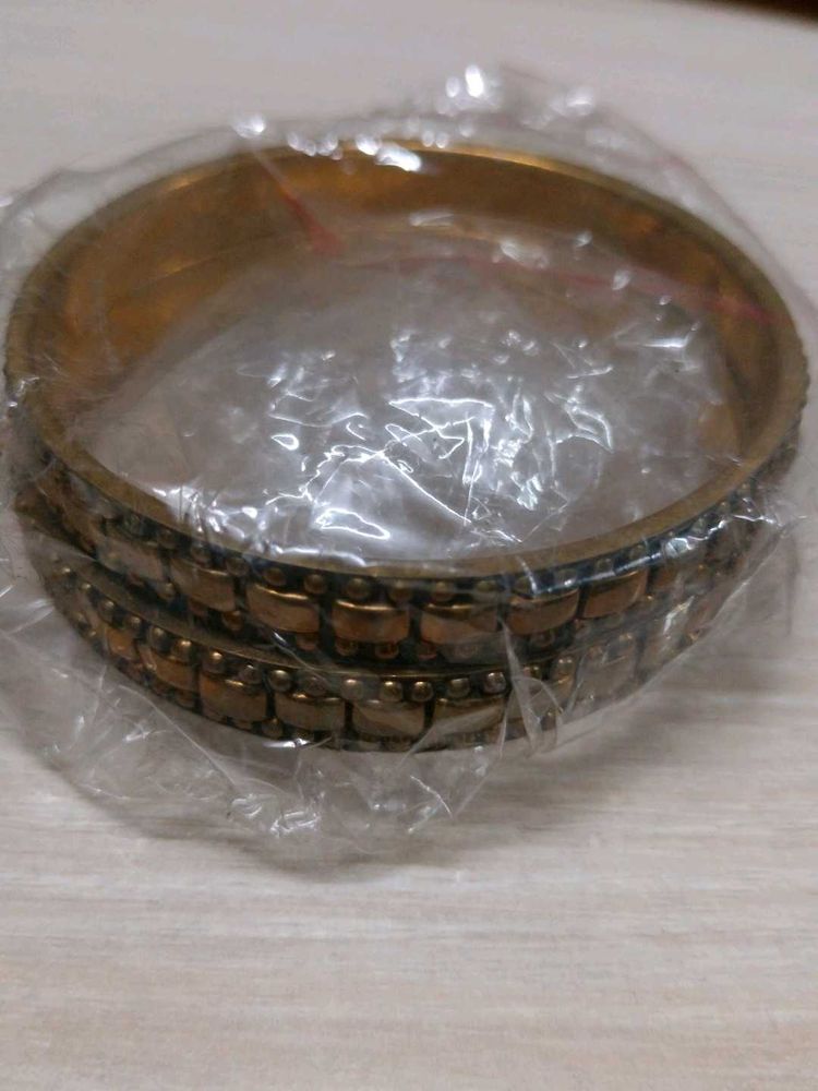 Gold-toned Bangle Set