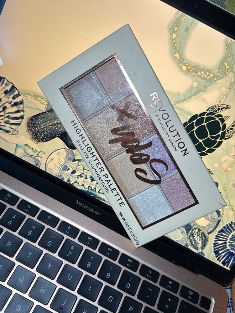Revolution Highlighter Palette