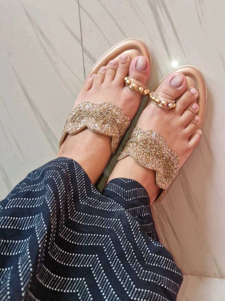 Elegant Gold Toe Ring Flats