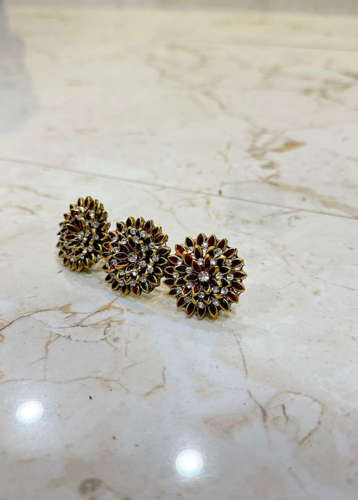 middle clip 200/-,hair tie 50, side clips 60 pair
