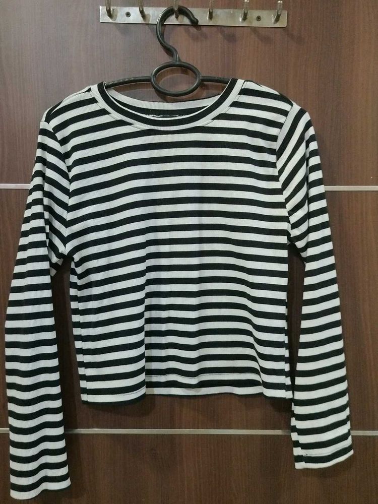 striped full sleeves top