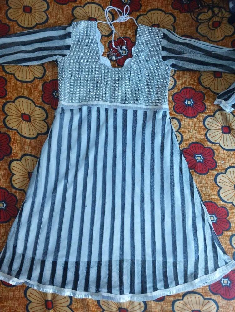 White &amp; Black Color...Like Frock..