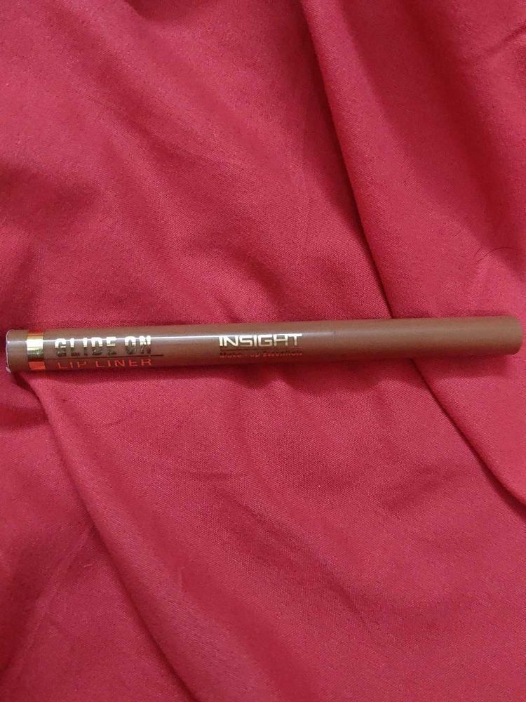 Insight Glide on Lip Liner- Nude Brown