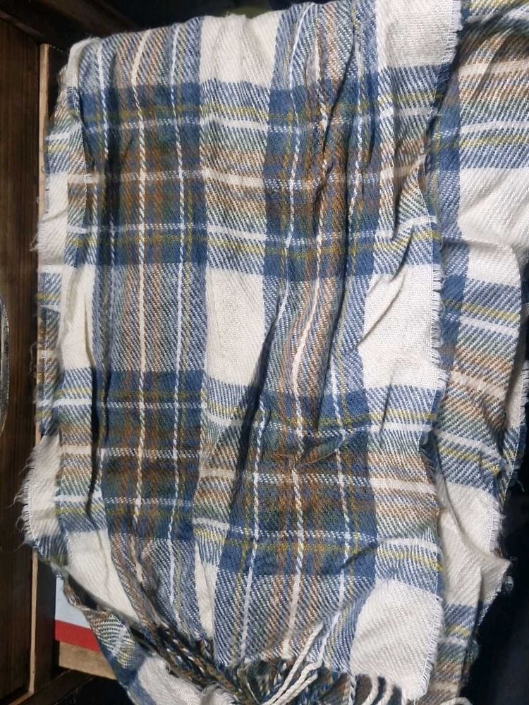 Blue &amp; White Plaid Throw Blanket 1