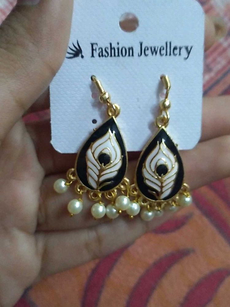 Peacock Leaves Earing With Golden Detail And Pearl