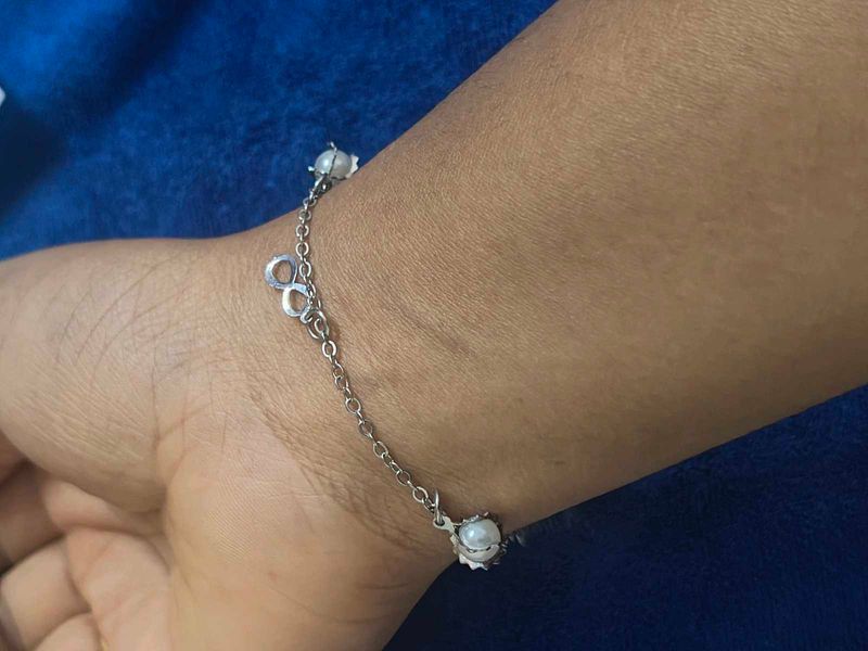 New Bracelet With Needle Set As Freebie