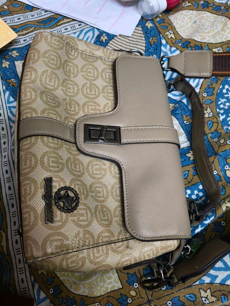 Beautiful Sling  Bag For Women In Normal Size