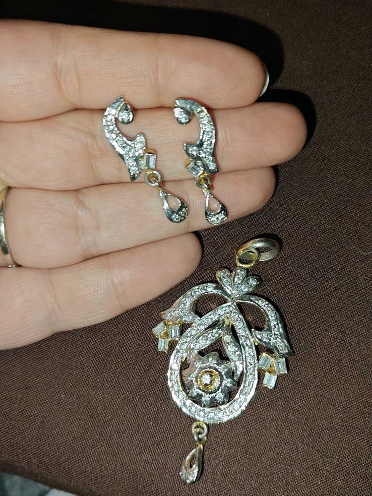 Elegant AD Pendant Set