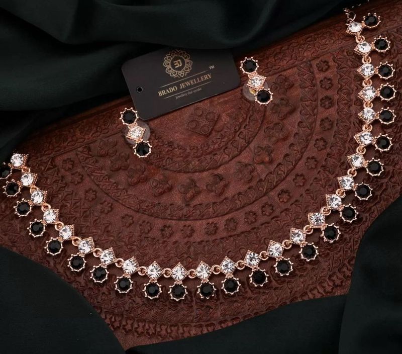 Elegant Necklace Set