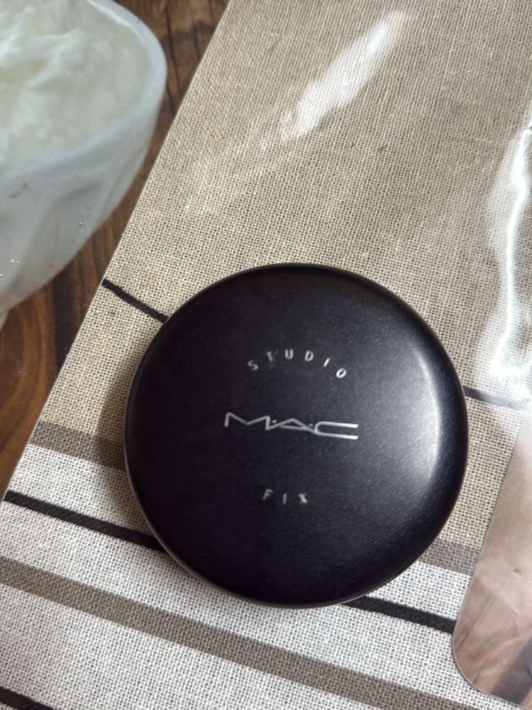 Used Mac Studio Fix Compact Shade 44.5 (dark)