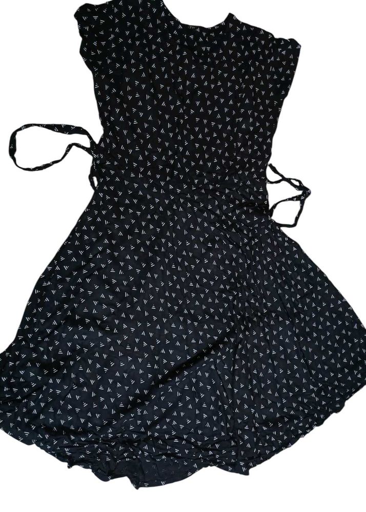 Triangle Print Tie Waist Dress