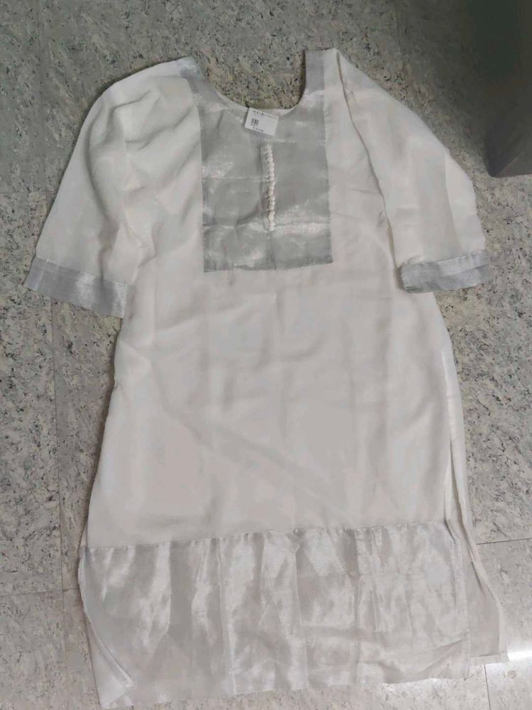 Elegant White Kurta with Detail