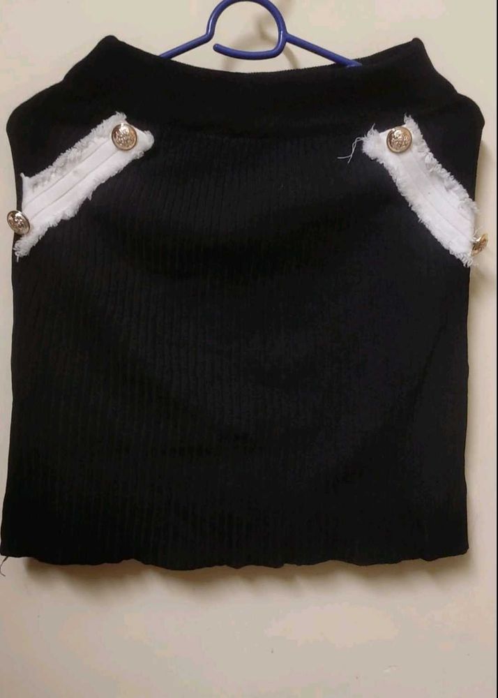 black woolen mini skirt
