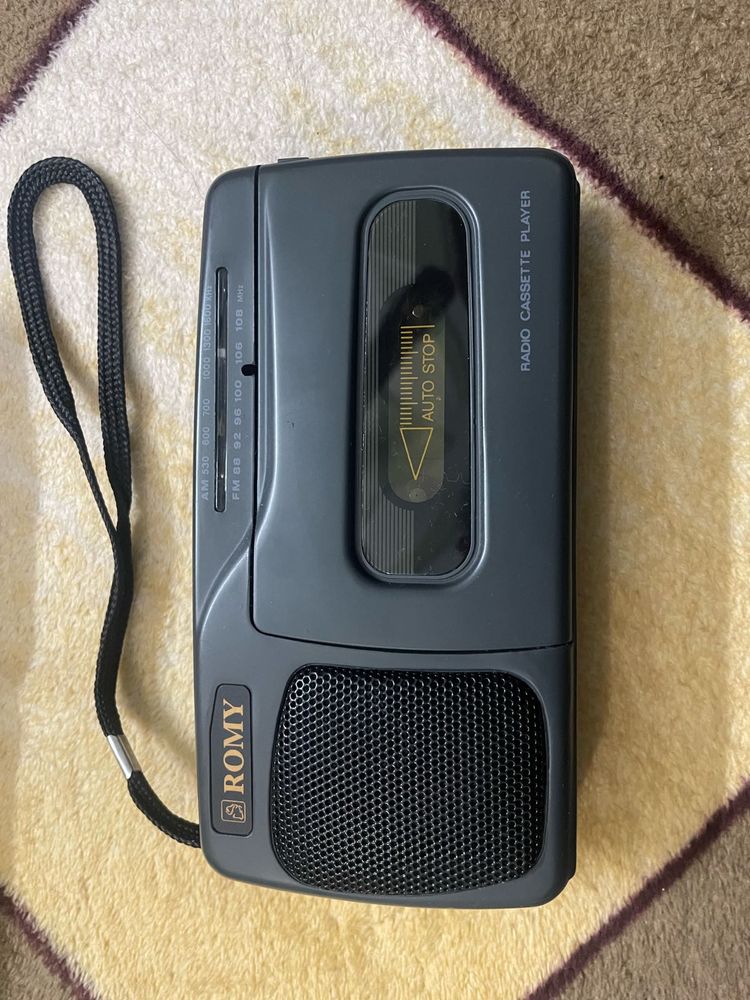 Vintage ROMY ME-8018 Cassette Player