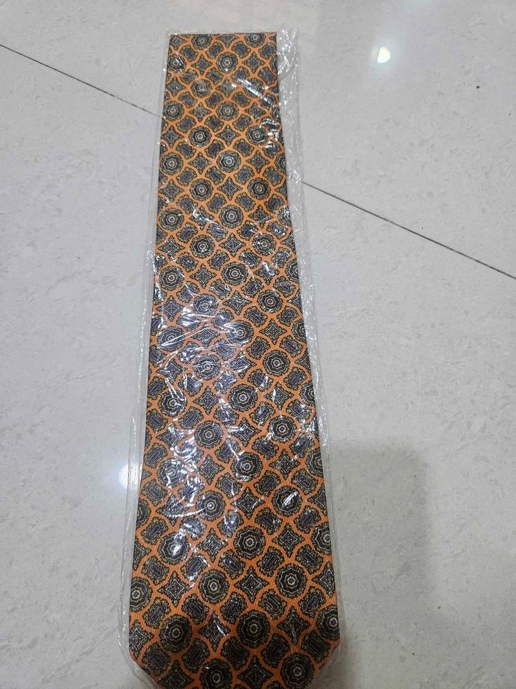 Stylish Patterned Tie never used