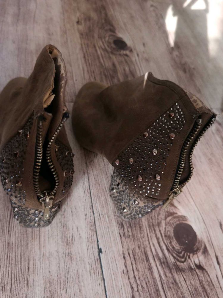 Zara USEDBrown Studded Ankle Boots