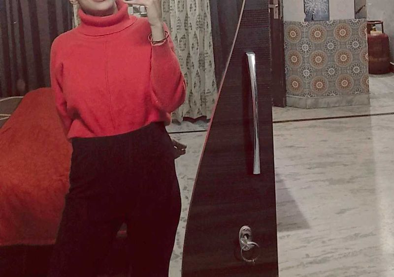 Red Cropped Turtleneck Sweater✨️