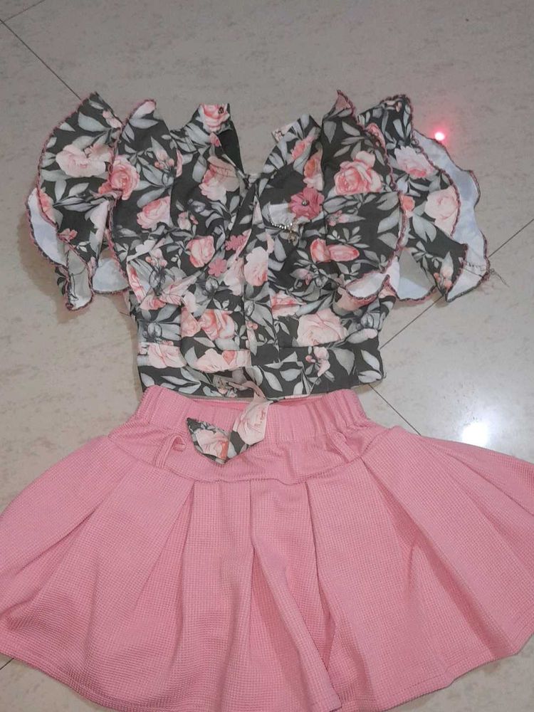 Floral Top &amp; Pink Skirt Set