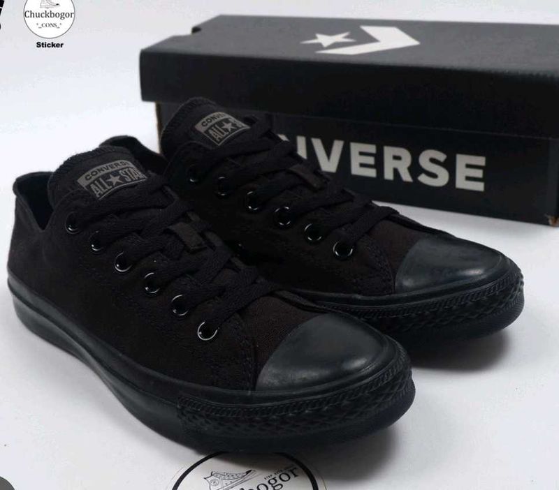 Converse All Star Chuck Taylor Low Top Sneakers