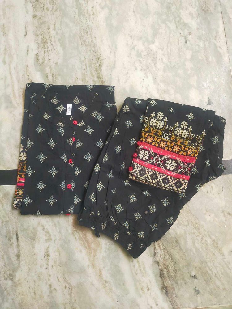 AKS Black And OFF White Printed Kurta Set