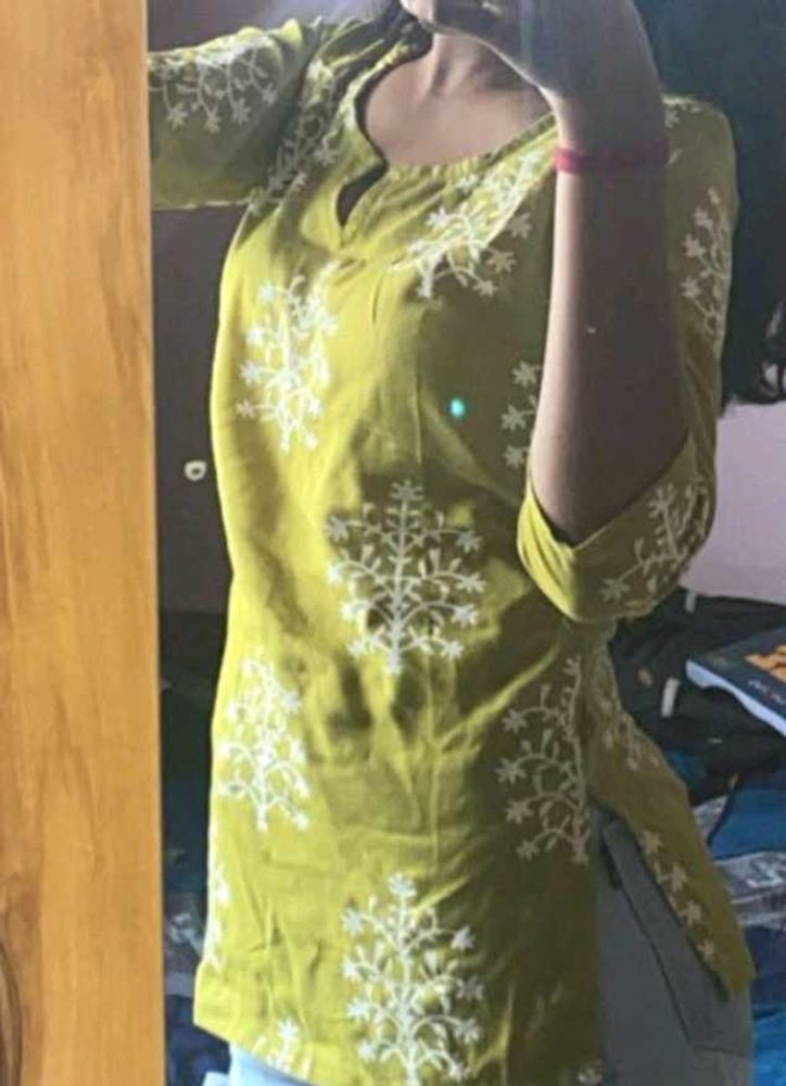 Embroidered Green Kurta