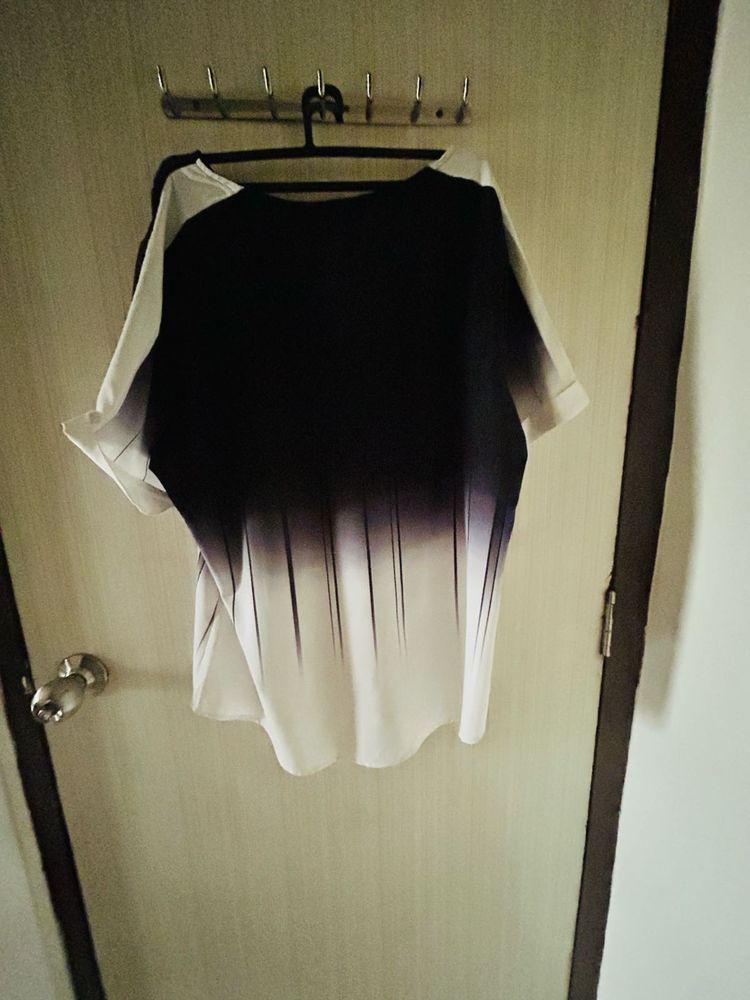 Women Black And White Top (XL-42)