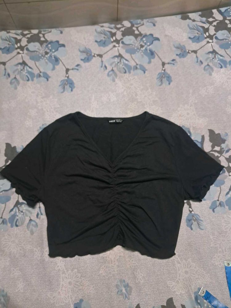 Black V-Neck Ruched Crop Top