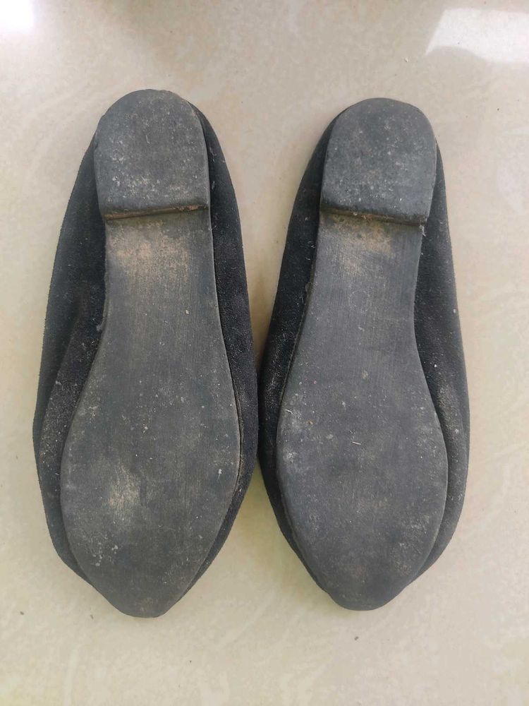 Black Coveted Flat