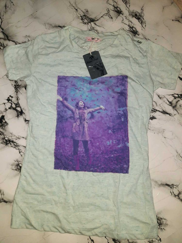 Graphic Print Tshirt