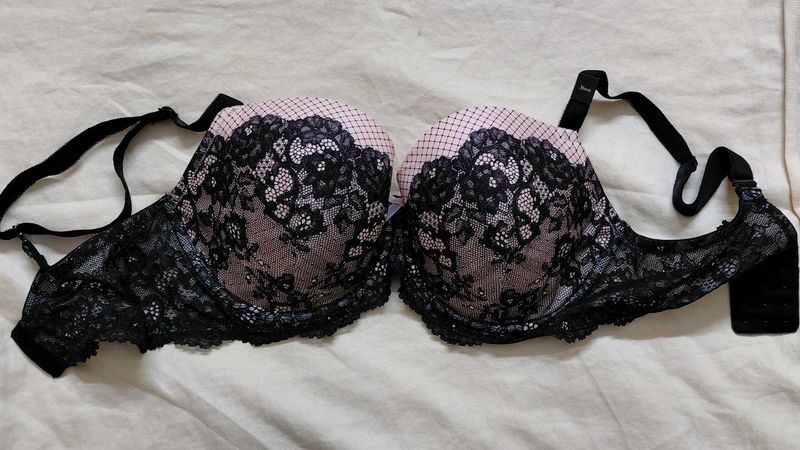 Victoria&#39;s Secret Lace &amp; Mesh Padded Bra