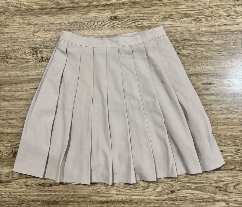 Pleated light Beige Mini Skirt.