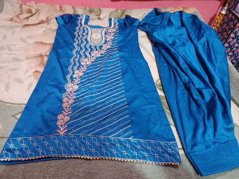 Elegant Blue Embroidered Kurta Set