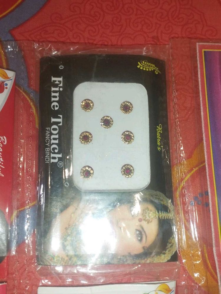 Fine Touch Fancy Bindi