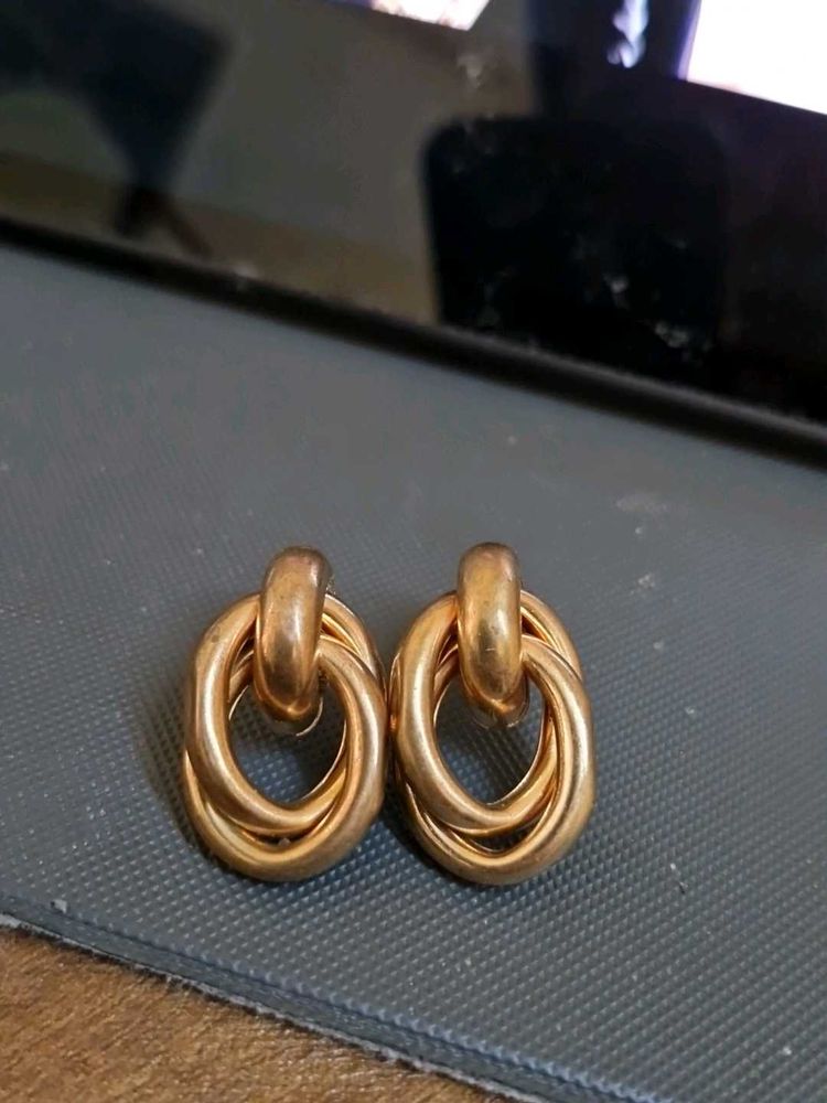 Vintage Gold Tone Earrings