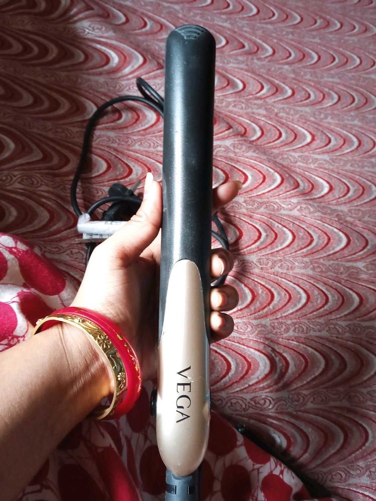 VEGA Hair Straightener