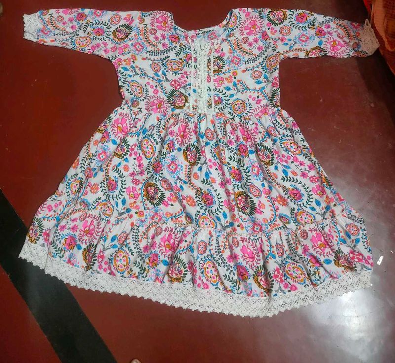 Floral Print top with Lace Trim