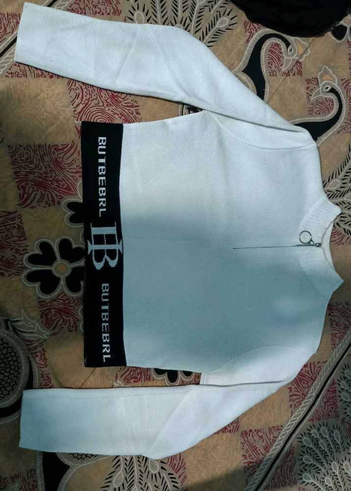 Stylish White Crop Top