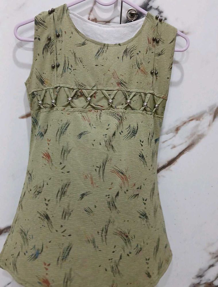 Stylish Green Sleeveless Top