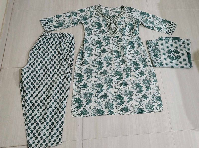 Floral Kurta Set With Pants And Dupatta
