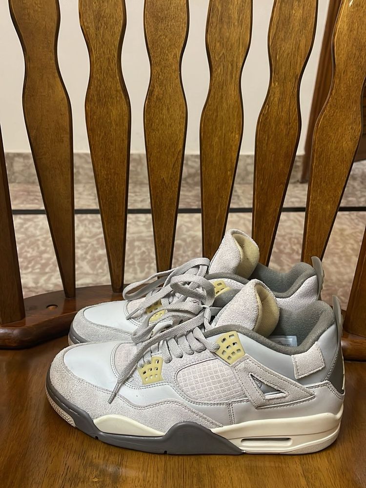 Air Jordan 4 Retro - Great Condition