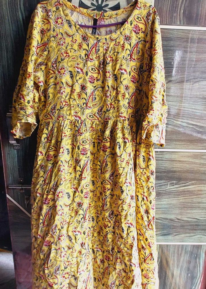 Yellow Kurti With Red Dupatta
