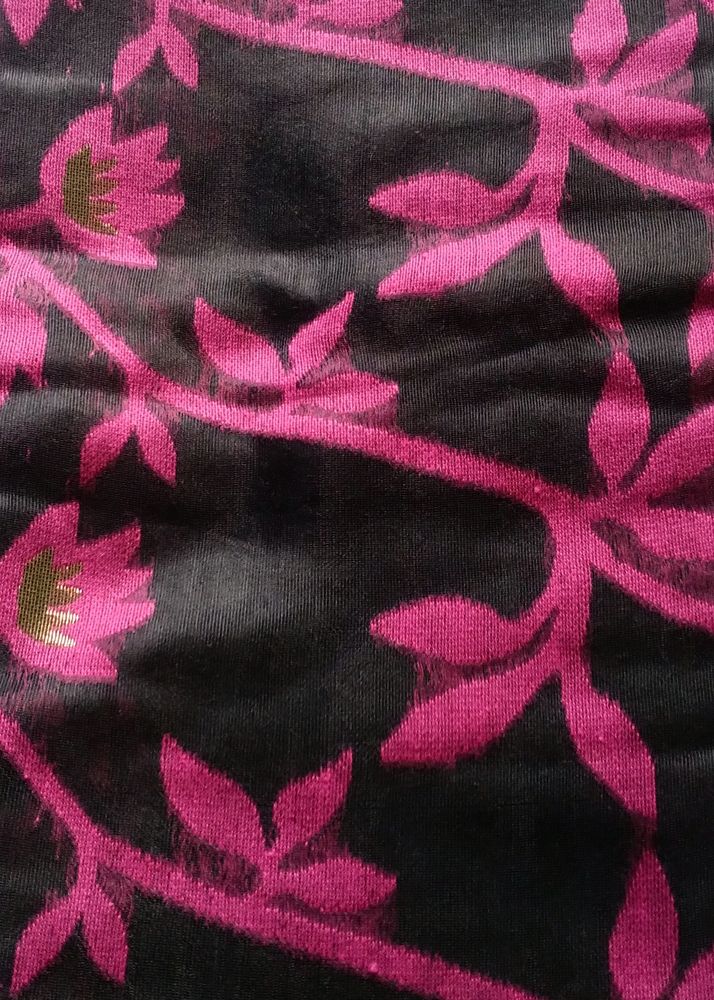 SOFT DHAKAI SAREE (SHOWROOM CONDITION)