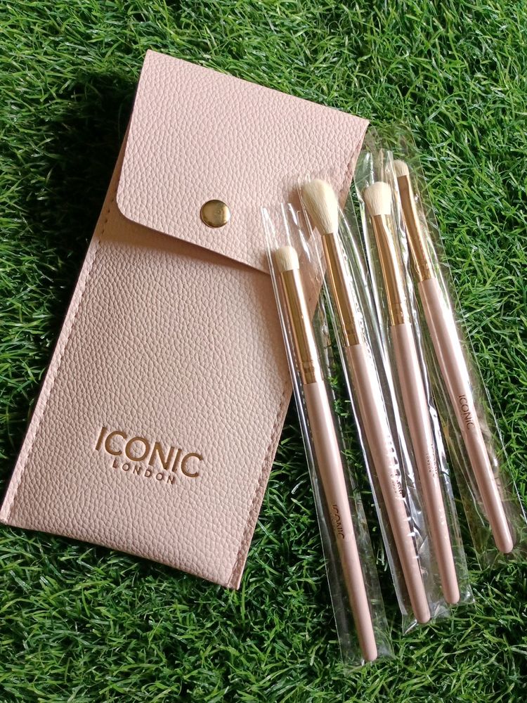 Iconic London Makeup  Brush Set With Pouch