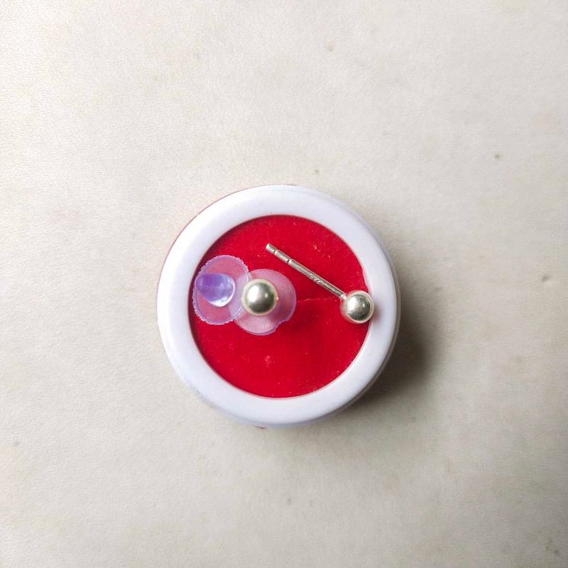 925 Pure Silver 3mm  Ball Earings 1 Pair.