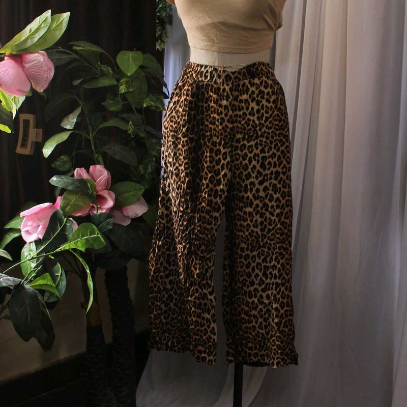 H&amp;M Leopard Print Wide Leg Cropped Pants