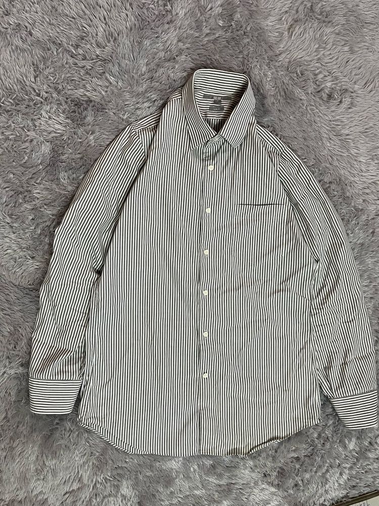 Uniqlo Grey striped shirt