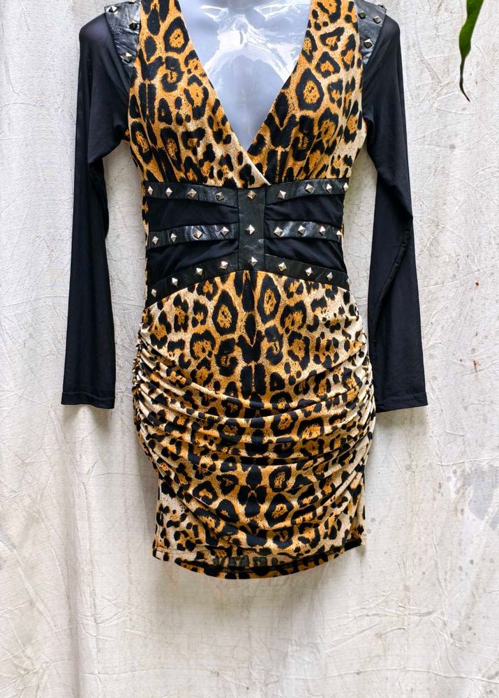 27207. Leopard Print Mini Dress